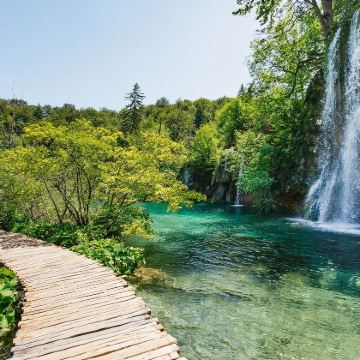 克罗地亚萨格勒布普利特维采湖群国家公园一日游