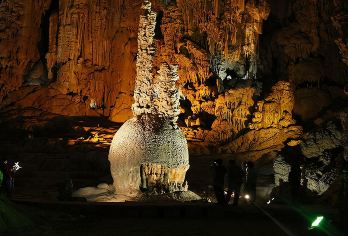 贵州织金洞+大峡谷一日游 2-8人团|上门接送+门票+景交【[深度游玩：打卡2大喀斯特奇观]洞穴喀斯特+峡谷喀斯特】