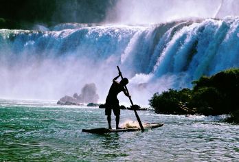 崇左+德天跨国瀑布+明仕田园+南宁往返+景点定制+上门接送【上午：南宁出发驾车至德天跨国瀑布，乘观光车、竹排赏景。】