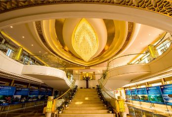 宜昌交运两坝一峡游船半日游【车去船回】水落船低【[惊世体验]体验葛洲坝船闸，来宜昌要过一遍船闸，水涨船高/水降船低。】