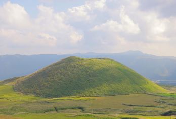 日本熊本+阿苏山+草千里+熊神社+高千穗峡-经典火山行程【专属客服和本地中文司机，一家一团包车】