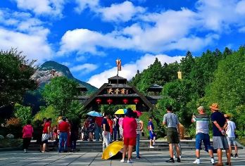 天堂寨+白马大峡谷一日游【1-6人私家团│含吊锅宴|赠讲解】【上门接送，省心省时，说走就走，深度游玩，专享私家体验。】