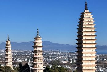 三塔+洱海大游船+喜洲+双廊+南诏风情岛一日游：大理古城可接【[地标景点]崇圣寺三塔+乘坐洱海游船游览洱海(登南召风情岛 +含白族三道茶歌舞表演)+喜洲+双廊】