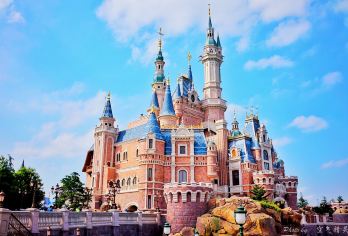 上海迪士尼一日特惠门票【电子票刷身份证入园即可】附赠攻略【一日无限次出入迪士尼园区，园区所有项目演出畅玩无需二次购买项目，一票通，电子门票检票口刷身份证即可】