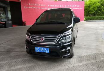 从凤凰到桂林的私人接送服务，途中游览龙脊梯田【可前往凤凰酒店或凤凰火车站接您。 可送至龙脊梯田酒店或阳朔酒店 从凤凰到桂林酒店或从桂林到凤凰酒店的专车接送服务。】