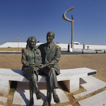 JK纪念馆+三权广场+国会大厦+圣母玛利亚教堂+国家体育场