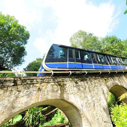 槟城升旗山+极乐寺+巴都丁宜沙滩+水上清真寺一日游