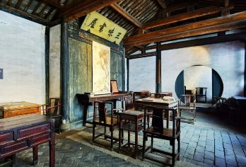 绍兴鲁迅故里+三味书屋+百草园+资深讲解服务半日游【[优选服务·品质保证]真纯玩0购物，专职导游专业讲解，深度慢游，访绍兴古韵，跟着课本游绍兴】