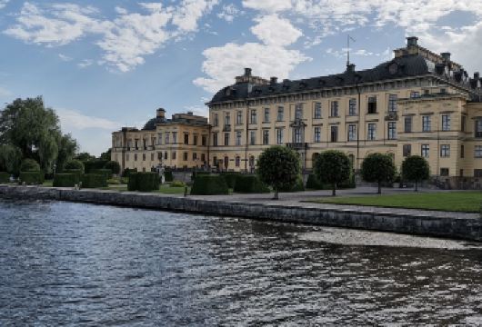 瑞典+斯德哥尔摩大教堂+皇后岛宫一日游/行程可调-可定制多日【包车一日游，解锁旅行新方式！独立车辆配备经验丰富的老司机，为您量身打造专属行程。】