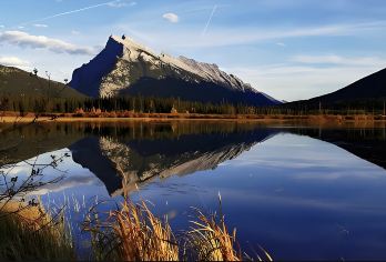 加拿大卡班夫-弓河瀑布-可定制【中文专车-舒适纯净】【中文专车出行，景点灵活调整，打卡经典，游玩自己定义，无需等待，专属贴心服务，尽享惬意旅程】