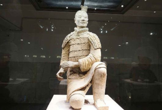 西安秦始皇帝陵博物院(兵马俑)半日游【 往返车 ▏讲解 】【[安心出行]全程提供舒适[头等舱]旅行专车 ▏5颗星的专业服务。】