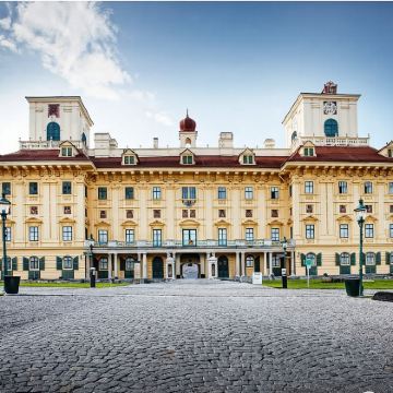 维也纳出发：美泉宫＋爱斯特哈泽宫＋新锡德尔湖