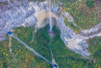 16人团【秘境世外桃源·徒步旅行·含接送】恩施市鹿院坪一日游【恩施，一个如诗如画的地方，等待着你的探索。 踏上这片土地，仿佛进入了一个梦幻的世界。】