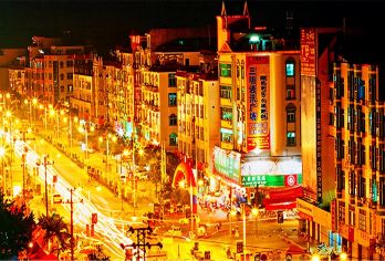 东兴万尾金滩+东兴口岸一日游【打卡特色中越边境小城】【边境游：中越友谊公园、红旗街、边境口岸、大清国五号界碑、北仑河】