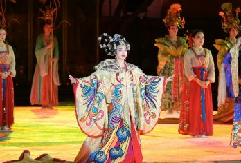 兵马俑+华清宫+《长恨歌》演出一日游【可选16人团/热销团】【※ 西安市三环内上门接早，免去您早上集合的烦恼，返程送至钟楼散团。适合亲子游】