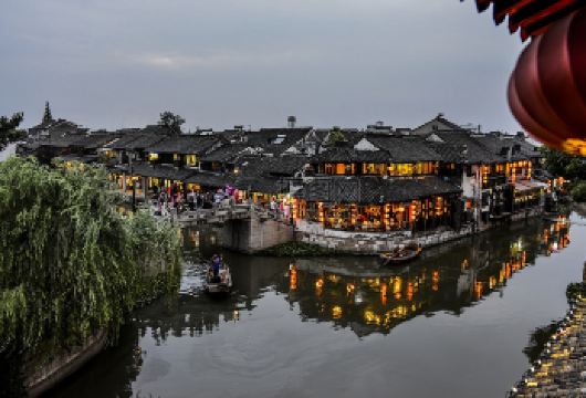 商务车丨可选英文导游丨杭州出发+西塘+西栅+含西栅夜游【[精选景点]感受古镇千年韵味，夜游西栅！】