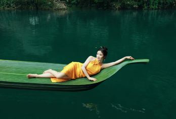 【30人团·跟团游】鹤峰屏山大峡谷+宣恩夜游纯玩一日游【[自营直发·精选线路]鹤峰屏山峡谷+宣恩夜游（可单选屏山峡谷一日游)套餐里面有选项】