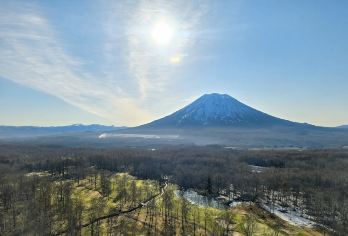 日本北海道羊蹄山-留寿都神社-浮见堂公园【北海道中文专车】【中文专车出行，景点灵活调整，打卡经典，游玩自己定义，无需等待，专属贴心服务，尽享惬意旅程】