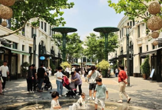 上海东方明珠+比斯特上海购物村一日包车游【高空俯瞰/平视街巷/水上全景/地面沉浸，多角度解锁城市魅力，我们真心做服务，杜绝套路！】