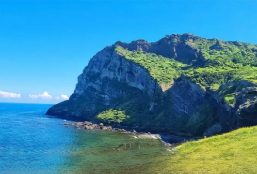 韩国济州市牛岛一日游济州岛牛岛一日游【我们都是5-14人小团商务车 打卡东线五大网红景点1.牛岛2.城山3.涉地4.月汀里5咸德海水浴场】