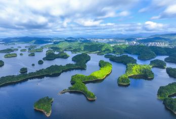 千岛湖景区+天屿山一日游]当地导游讲解/私家团/商务接待/【当地导游---带您玩转千岛湖景点，一对一专属全陪，线路量身定制，纯玩无购物】