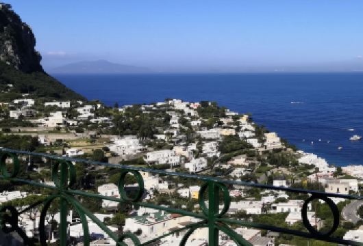 意大利那不勒斯安卡普里岛+那不勒斯王宫【中文专车-舒适纯净】【中文专车出行，景点灵活调整，打卡经典，游玩自己定义，无需等待，专属贴心服务，尽享惬意旅程】