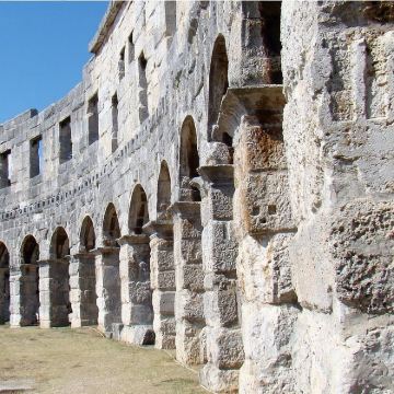 巴塞罗那出发：塔拉戈纳水渠＋大教堂＋地中海观景台＋圆形剧场