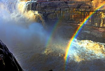 延安南泥湾黄河壶口瀑布+黄帝陵轩辕庙一日游【延安往返不限时】【此产品为包车产品，五座车最多坐1到4人拍一份 以此类推】