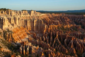 美国黄石国家公园杰克逊小镇一日游/行程可调-可定制多日游【精选热门景点，高效游玩不走回头路，深度了解文化内涵，贴心服务保障，轻松享受旅程，性价比超高的旅行。】