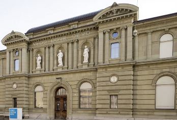 瑞士苏黎世-伯尔尼大学+伯尔尼老城【中文专车-舒适纯净】【中文专车出行，景点灵活调整，打卡经典，游玩自己定义，无需等待，专属贴心服务，尽享惬意旅程】