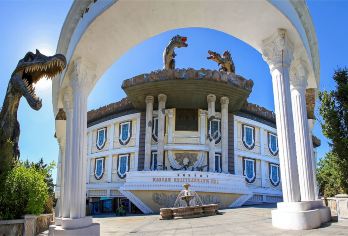 沈阳方特欢乐世界一日游【2-6人小团沈阳市区上门接送+门票】【[半自由行]无购物 无自费 尽兴游玩，车接车送，出游无担忧，您的24小时行程管家。】