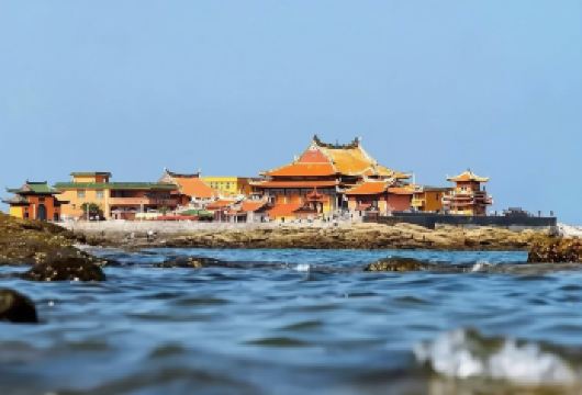 泉州八大景点纯玩一日游：洛伽寺+蟳埔村+洛阳桥+蟳埔村小威海【精选泉州八大景点，覆盖洛伽寺、蟳埔村等核心地标，多元景致一次打卡，轻松不累】