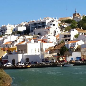 葡萄牙贝纳吉尔海洞一日游