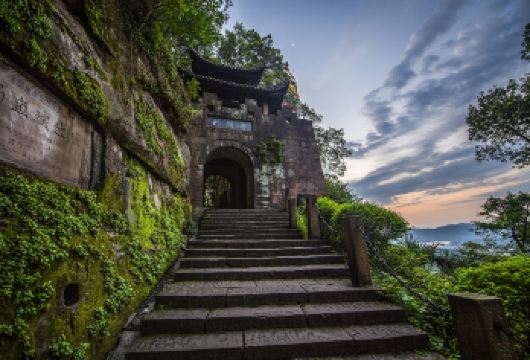重庆合川钓鱼城一日游：三江游船|文峰古街|上帝折鞭处历史遗址【小车拼团：真纯玩无购物，商务9座车出行】