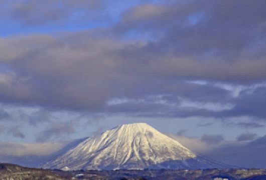 日本北海道羊蹄山-留寿都神社-洞爷湖游览船【北海道中文专车】【中文专车出行，景点灵活调整，打卡经典，游玩自己定义，无需等待，专属贴心服务，尽享惬意旅程】