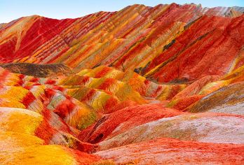 张掖七彩丹霞半日游【可选8人头等独立座椅/纯玩/上门接送】【[8人豪华头等舱]最多8人，1+1独立座席，舒适安全性能高，精品推荐，张掖西站、主城区酒店免费接送。】