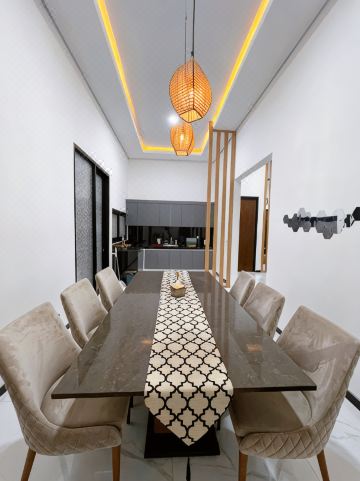 Villa Amithy Batu Malang with Private Pool