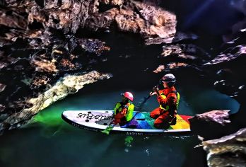 贵州龙里白玉洞3-4小时大环线探洞体验+赠送桨板/扁带/速降【[一洞双玩法]旱洞徒步探秘+地下河桨板漂流，体验两重天式探险。如需前往平塘天硐场地，可咨询客服】