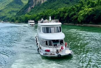 桂林漓江三星船半日游/遇龙河/银子岩一日游（磨盘山-阳朔）【纯玩放心游，不去古寨/侗寨等购物场所 ！！畅游全程漓江风光，黄布倒影，20元背景，九马画山，一览无余】