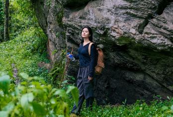 云南腾冲高黎贡山五道溪5公里徒步一日游 升级可选荒野美食餐【[探索原始秘境]认识自然生灵，聆听瀑布音乐、享受山野温泉、偶遇小精灵；】