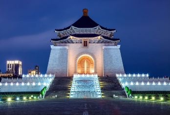 中正纪念堂+故宫博物院+士林官邸经典台北半日活动/5H【可以附加 英.日.韩.泰.越南.菲律宾.印尼.马来.等多种语言.订购栏目中订购英文.备注栏中告知即可】