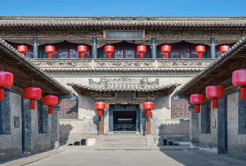 【平遥自由行+乔家大院 一日游】含乔家大院门票+车费+导游 【[精华景点]世界文化遗产地《平遥古城》自由行；大红灯笼高高挂拍摄地《乔家大院》】