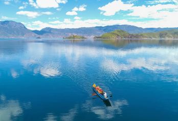 丽江泸沽湖一日游【2-14人商务纯玩小团360°全景环湖游】【[品质之旅]坚持真纯玩，全程不进任何购物店！】