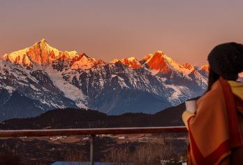 梅里雪山一日游往返包车【凌晨一日游 目的雾浓顶+金沙江大湾】【打卡点 雾浓顶+金沙江大湾+贺龙桥+纳帕海观景台+夜晚观星空银河】