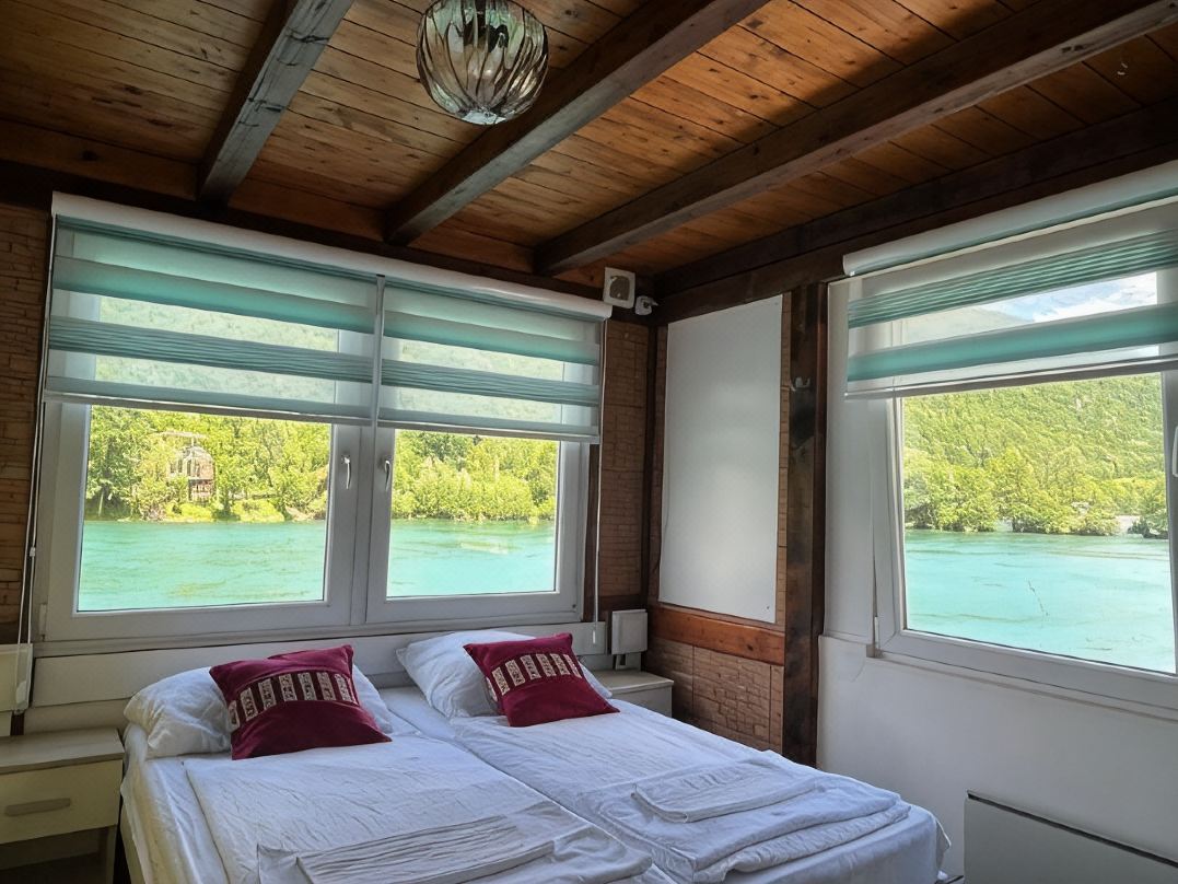 Hotel Neron i River View