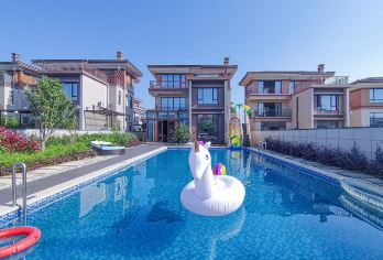 清远熹乐谷6房10床滑梯泳池温泉别墅+泡池+麻将KTV+烧烤【别墅内带真温泉泡池入户+滑梯泳池+KTV+烧烤+麻将，配套私家泡池+18米大泳池，足不出户畅玩别墅】