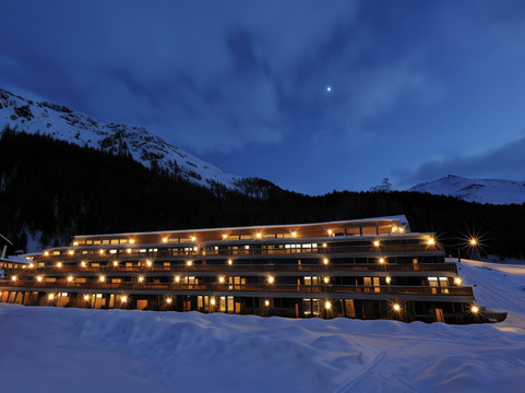 尼拉阿尔皮纳酒店