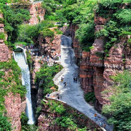 万仙山景区+中华影视村郭亮村一日游【含景交车+门票+保险】