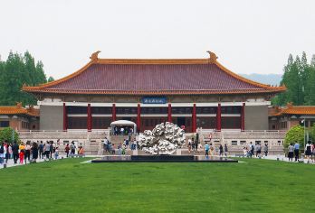 南京博物院研学游【手工制作+含门票+含1H讲解可选不含讲解】【1、限1大1小预约，儿童4-18周岁内。行李可寄存到教室。】