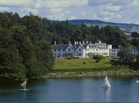 皮特洛赫里酒店住宿-绿色公园酒店